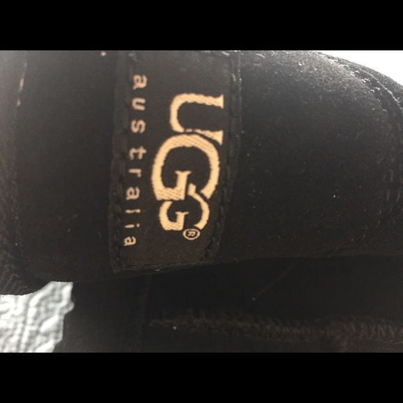 Black UGG books Size 4 (small womens, large child) - Picture 7 of 8